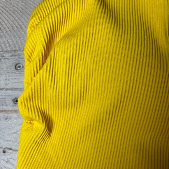 Old Navy Women's Size 4X Rib Bikini Top Adjustable Straps Yellow NWT! - Picture 6 of 16